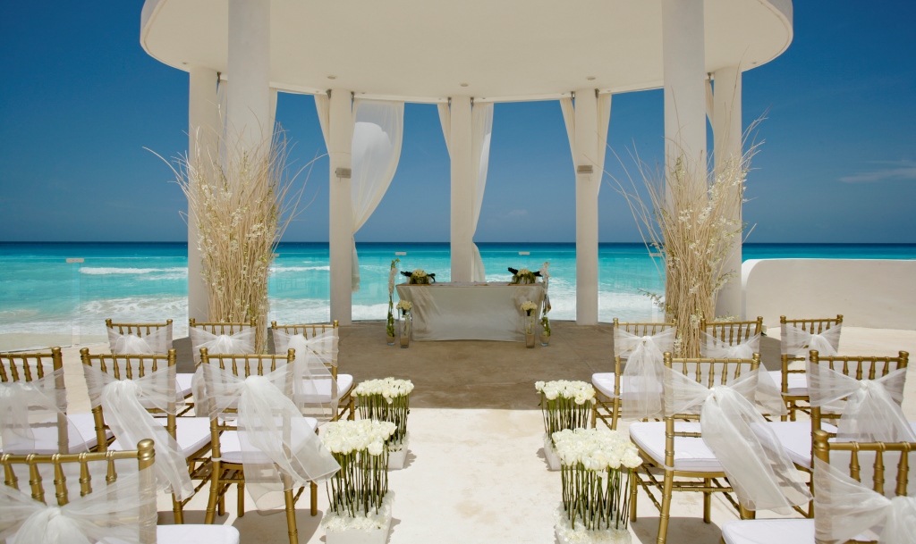 honeymoon-turks-ceremony.jpg